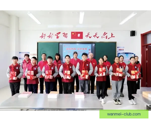优质偶像高诗岩走进章丘乡村学校开展公益助学活动